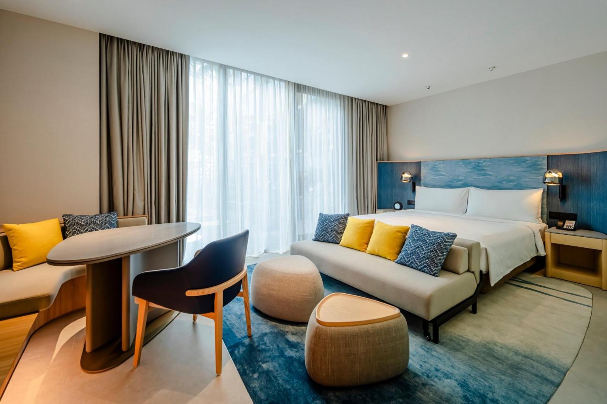 Crowne Plaza Changi Airport By Ihg Singapore Exterior photo Deluxe Room